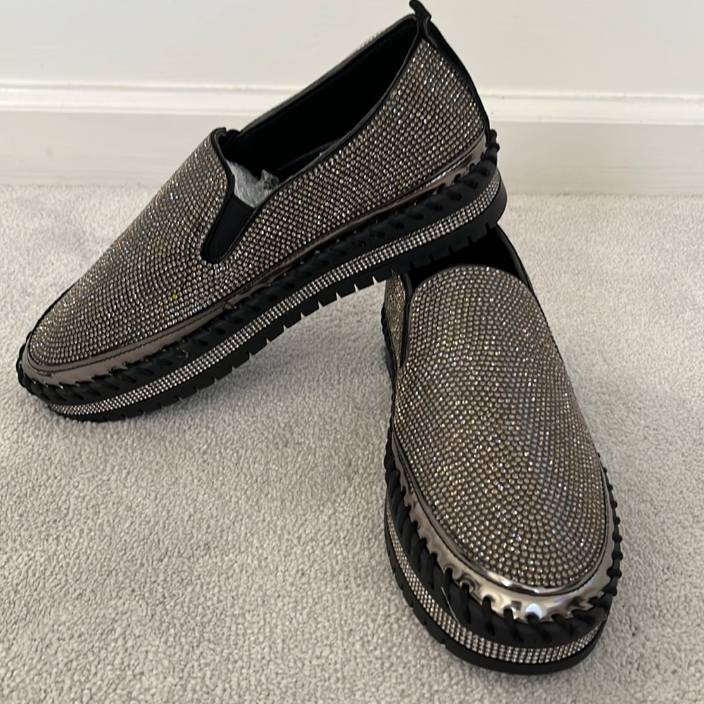 NWOT Embellished Belifi Walking Shoe